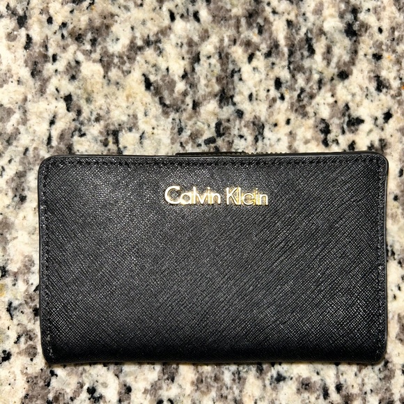 Calvin Klein Bifold Wallet - Picture 1 of 3